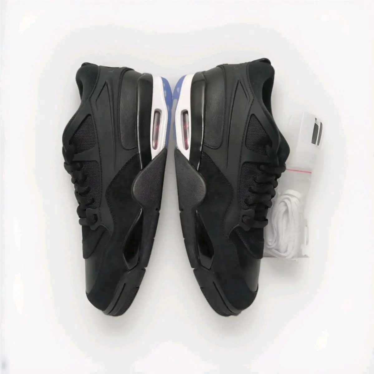 Nike shoes - 4 RM - Black/White/Varsity Red/Black 4