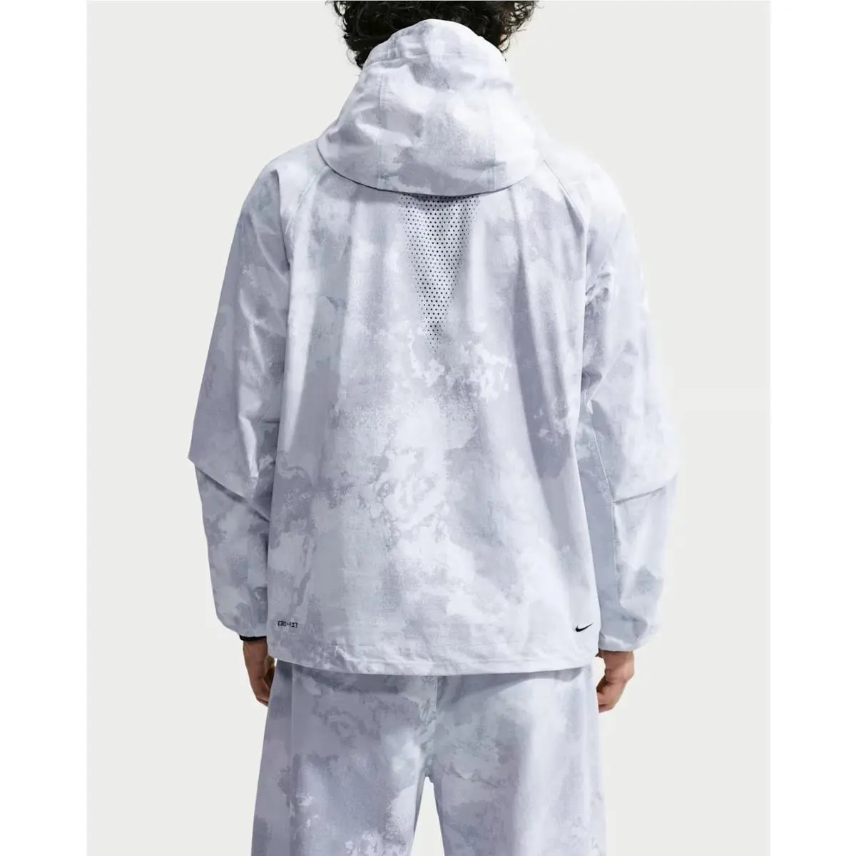 Nike clothing - Gray (UPC: 198728931024) 0