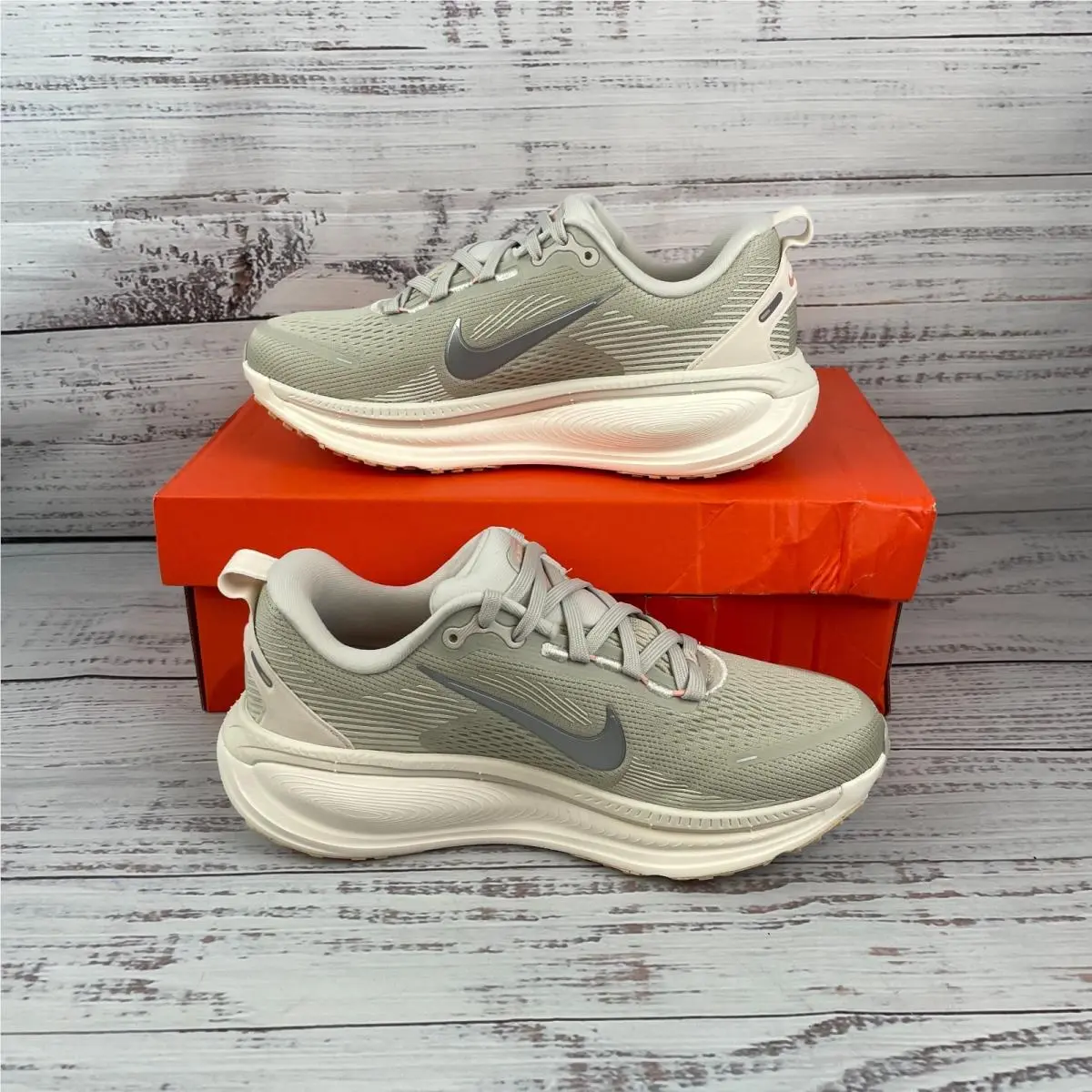 Nike shoes - Nike Vomero 18 - Vomero - Beige (UPC: 198729844927) 0