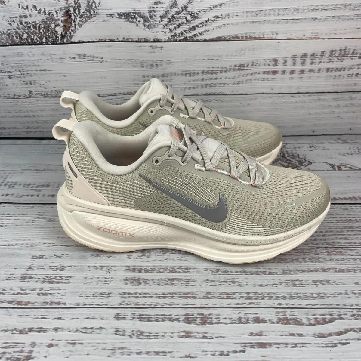 Nike shoes - Nike Vomero 18 - Vomero - Beige (UPC: 198729844927) 2