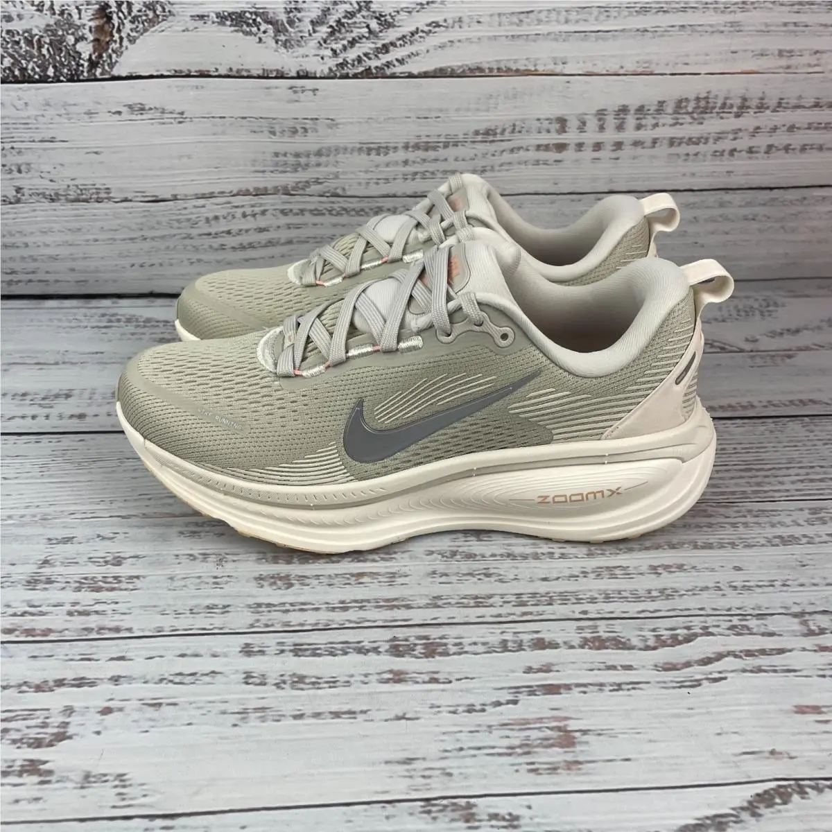 Nike shoes - Nike Vomero 18 - Vomero - Beige (UPC: 198729844927) 4