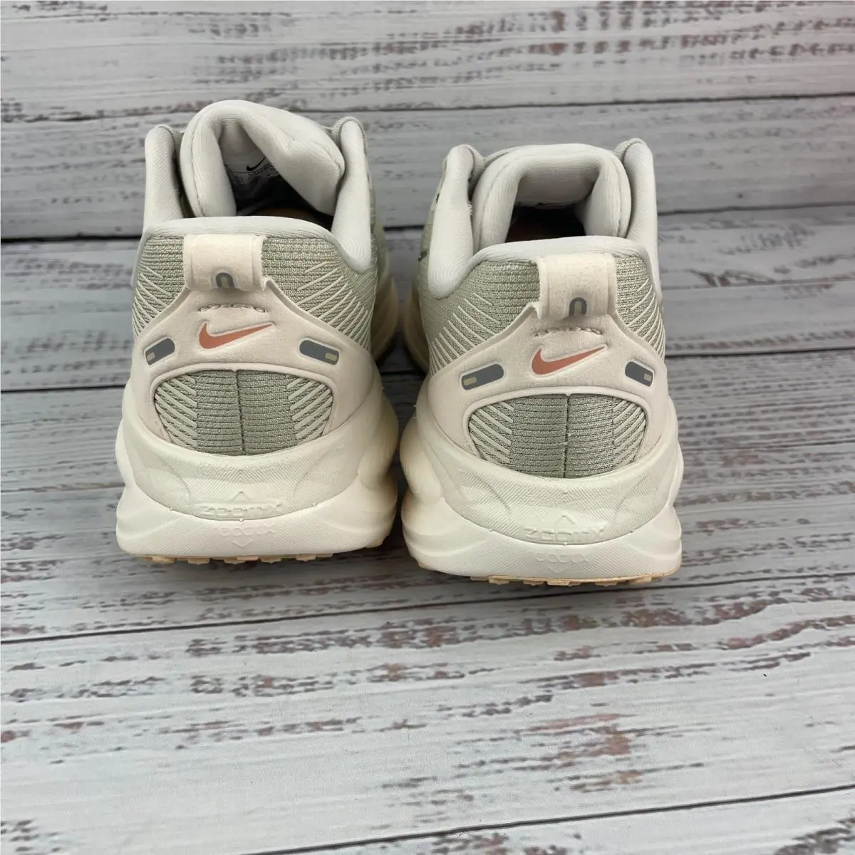 Nike shoes - Nike Vomero 18 - Vomero - Beige (UPC: 198729844927) 3
