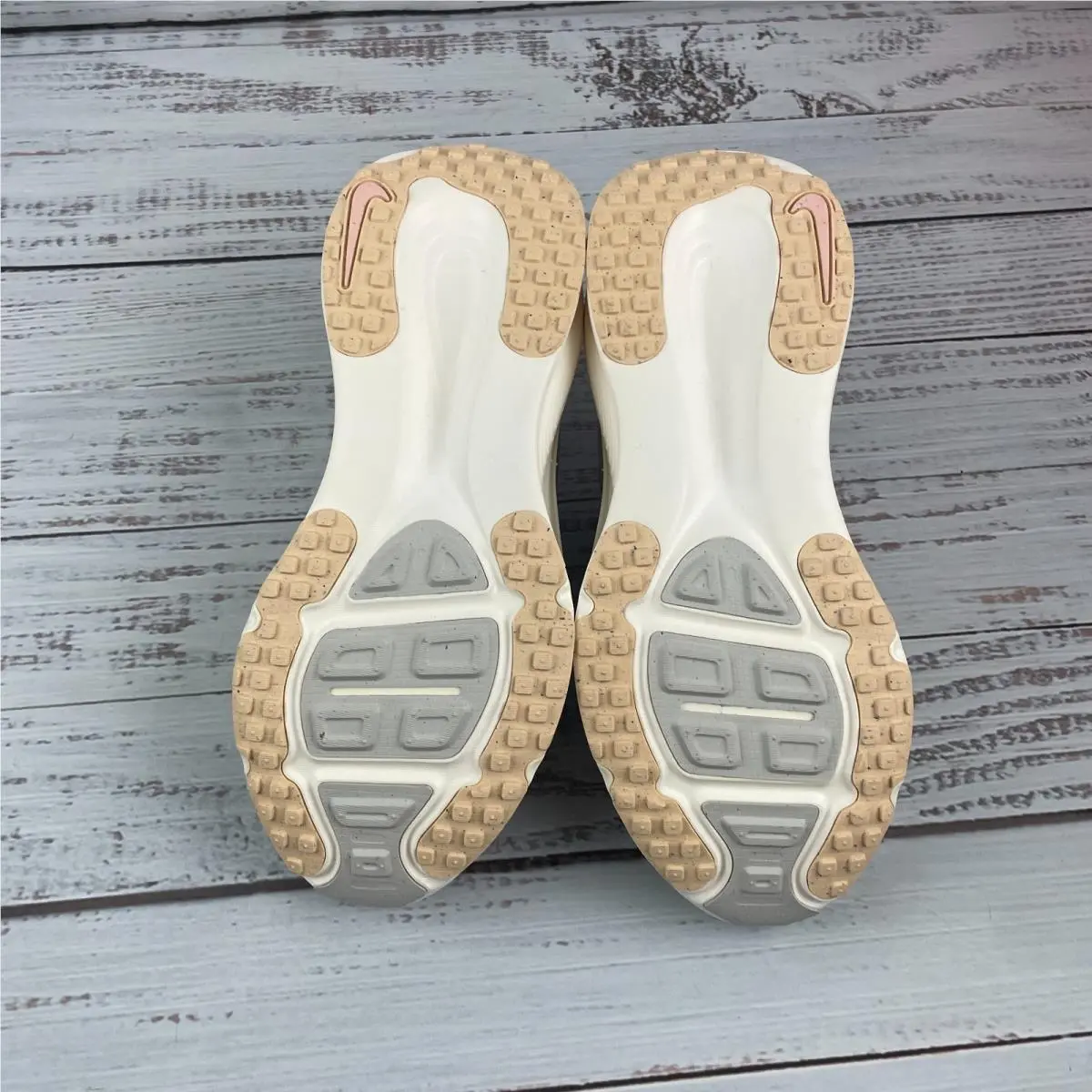 Nike shoes - Nike Vomero 18 - Vomero - Beige (UPC: 198729844927) 6