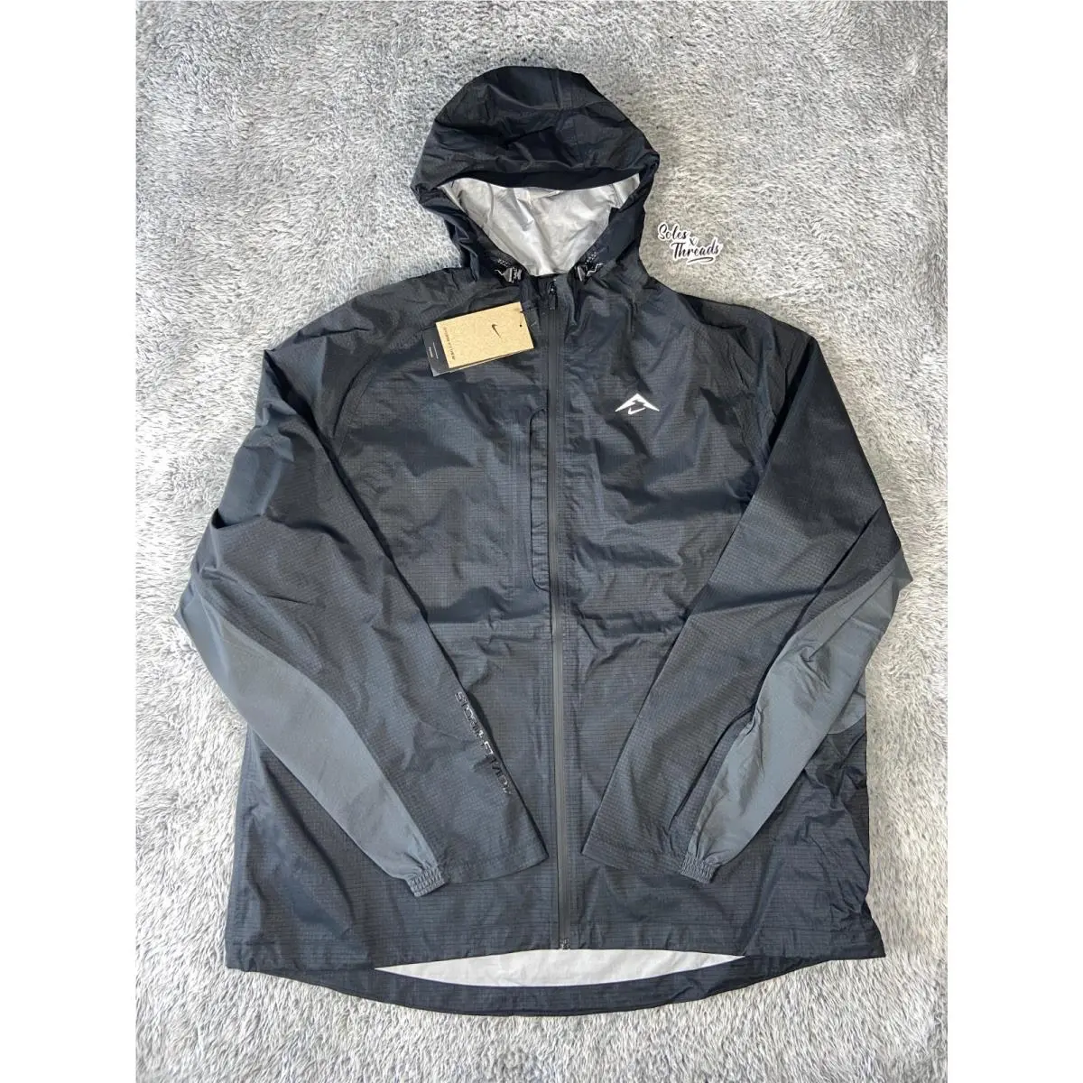 Storm-fit Adv Cosmic Peaks Running Jacket Size Medium Men Black FZ1084-010 by Nike