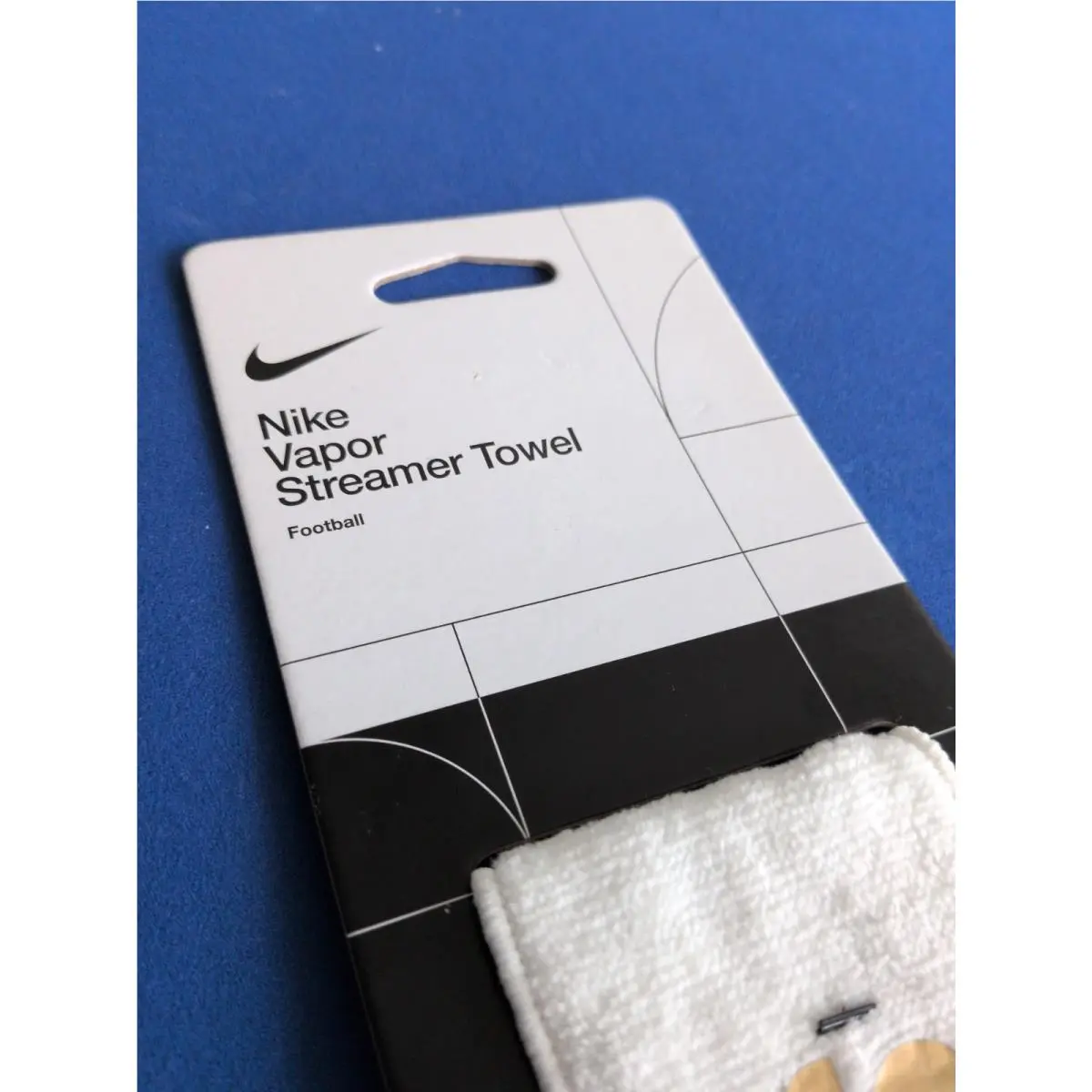 Nike clothing - White (UPC: 198960963951) 1