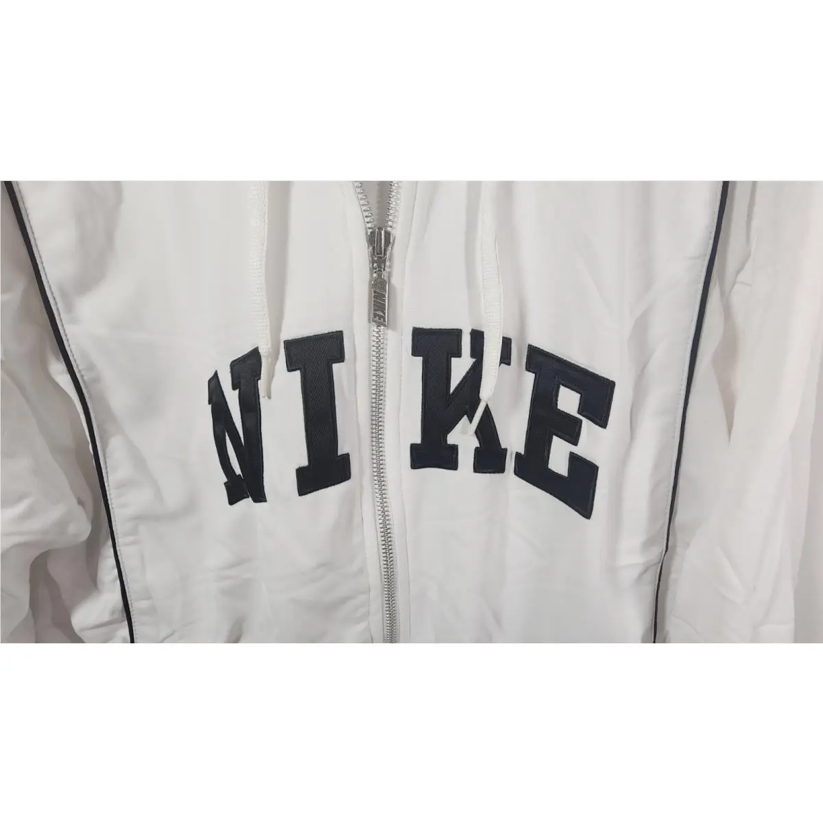 Nike clothing - White (UPC: 659658379381) 2