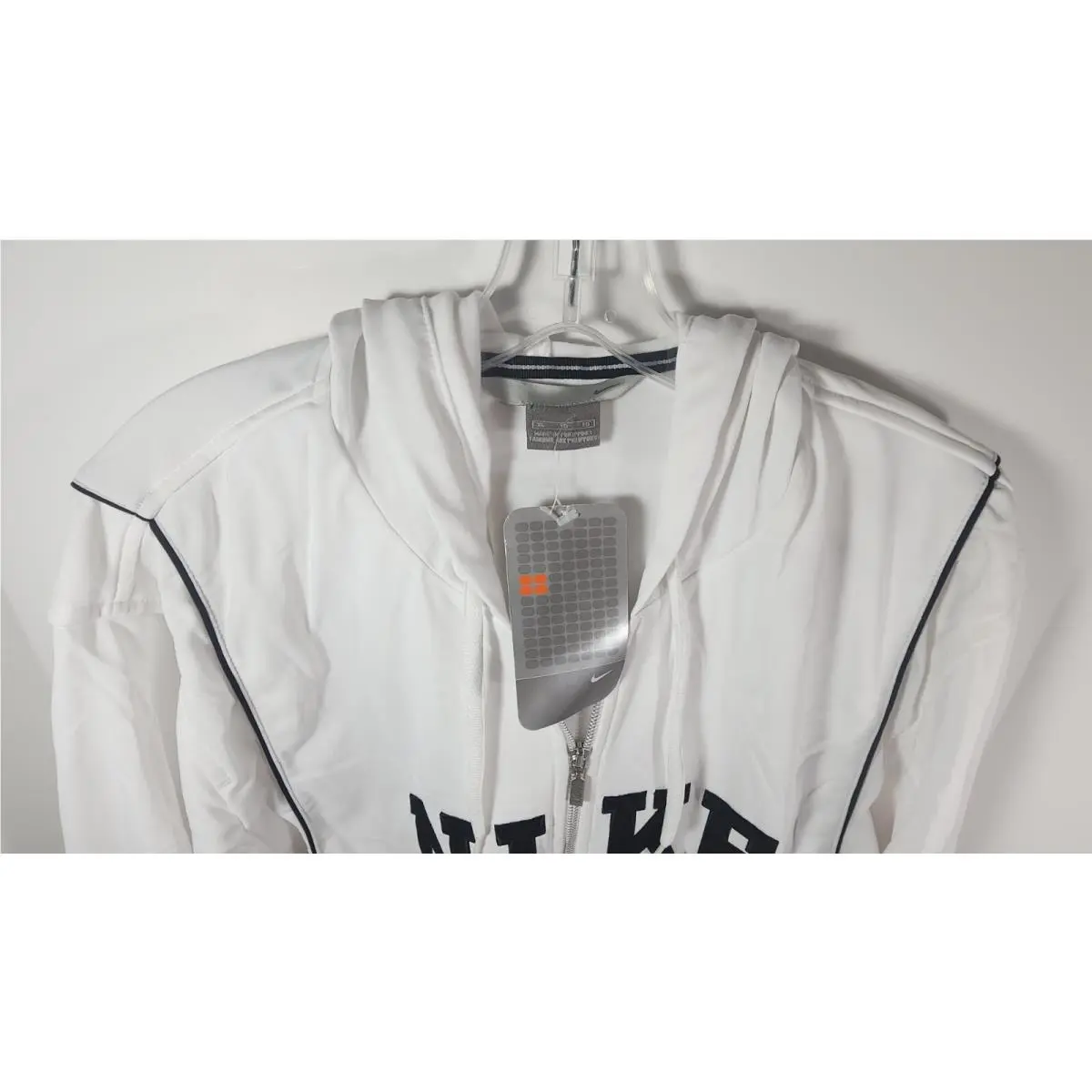 Nike clothing - White (UPC: 659658379381) 3