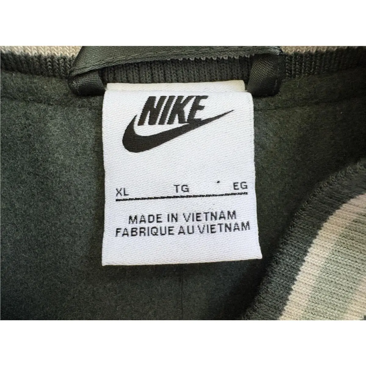 Nike clothing - Green (UPC: 0197596988932) 3
