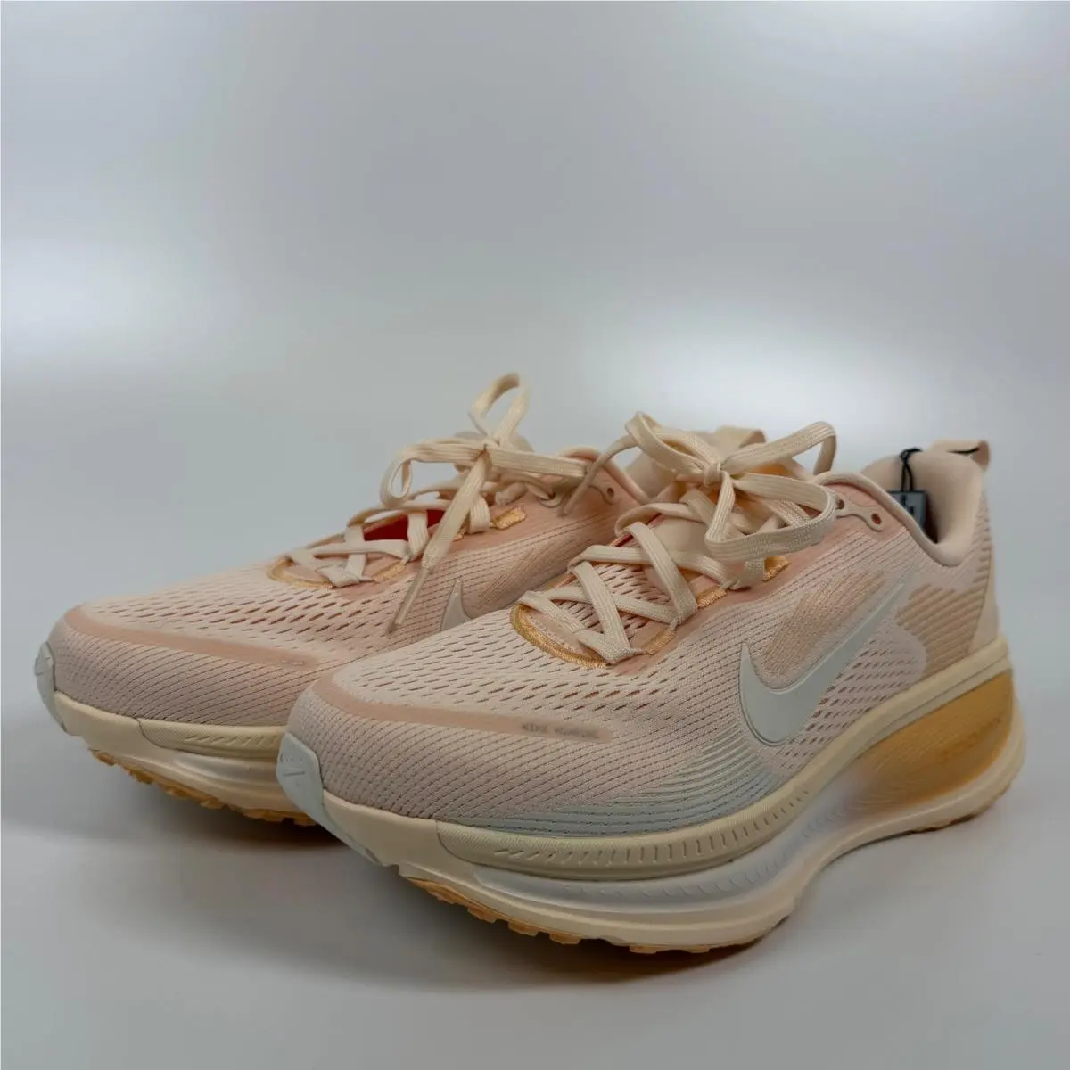 Vomero 18 Guava Ice Orange Chalk HM6804-800 Womens Running Shoes Size 9.5W by Nike