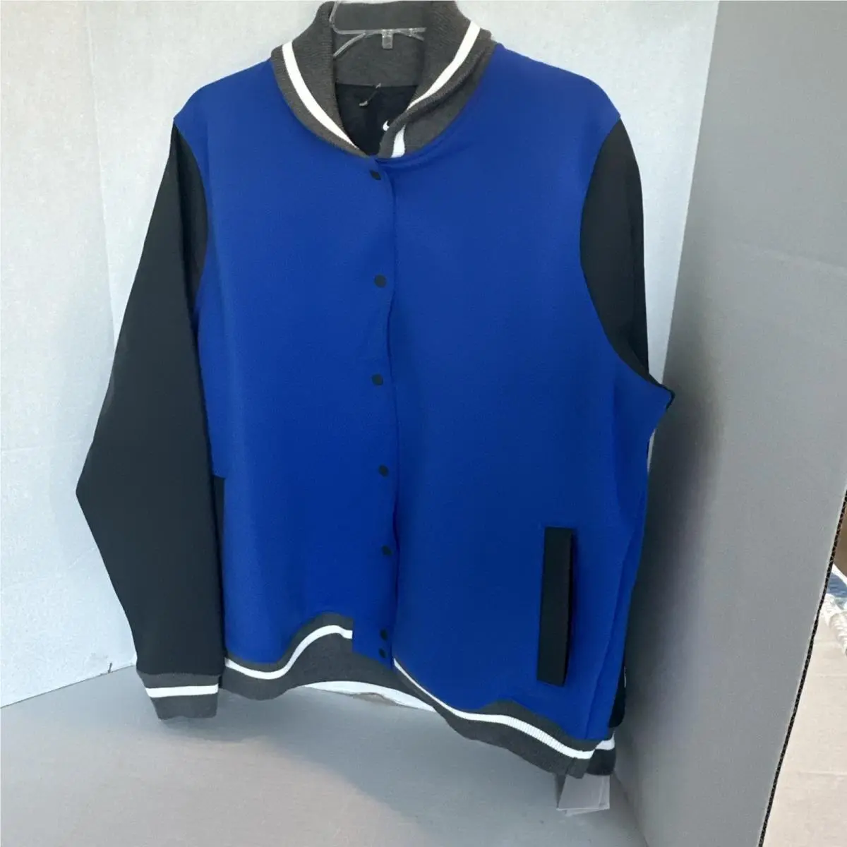 Nike clothing - Blue (UPC: 0195868446975) 10