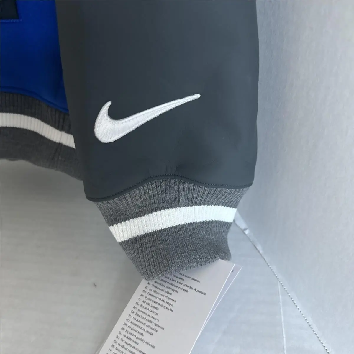 Nike clothing - Blue (UPC: 0195868446975) 1