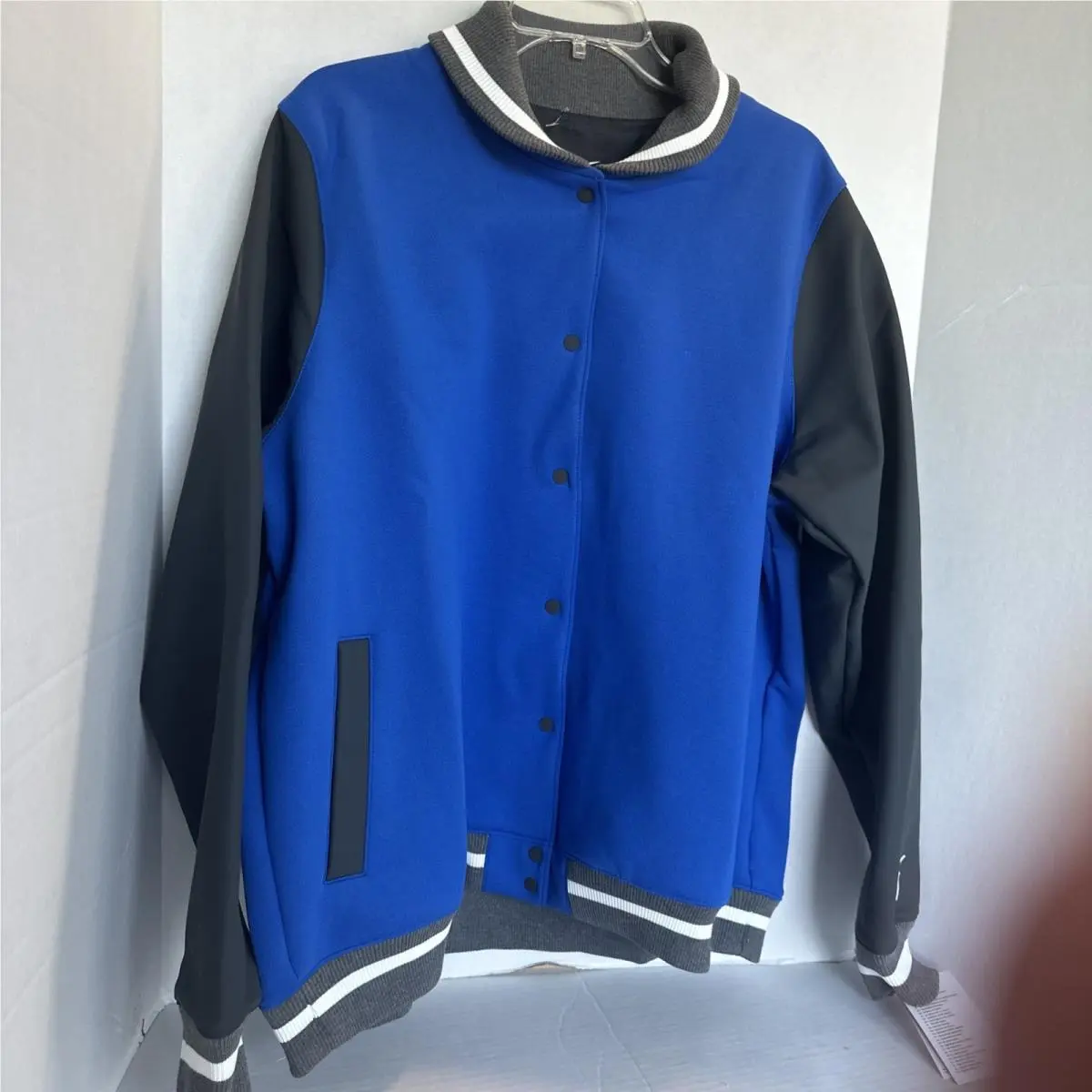 Nike clothing - Blue (UPC: 0195868446975) 3