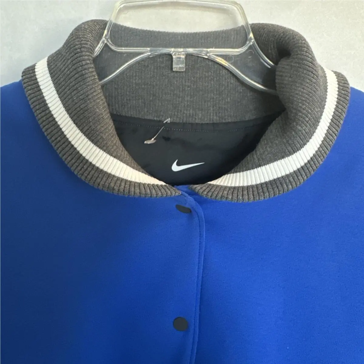 Nike clothing - Blue (UPC: 0195868446975) 2