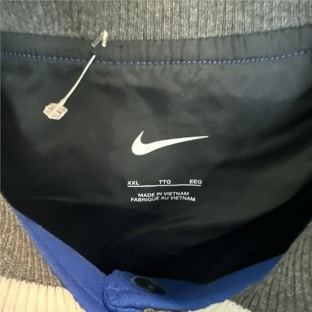 Nike clothing - Blue (UPC: 0195868446975) 5