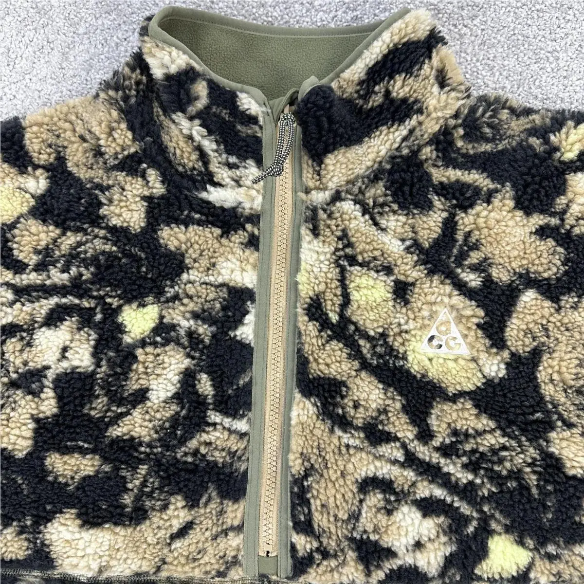 Nike clothing - Brown (UPC: 197860044562) 3