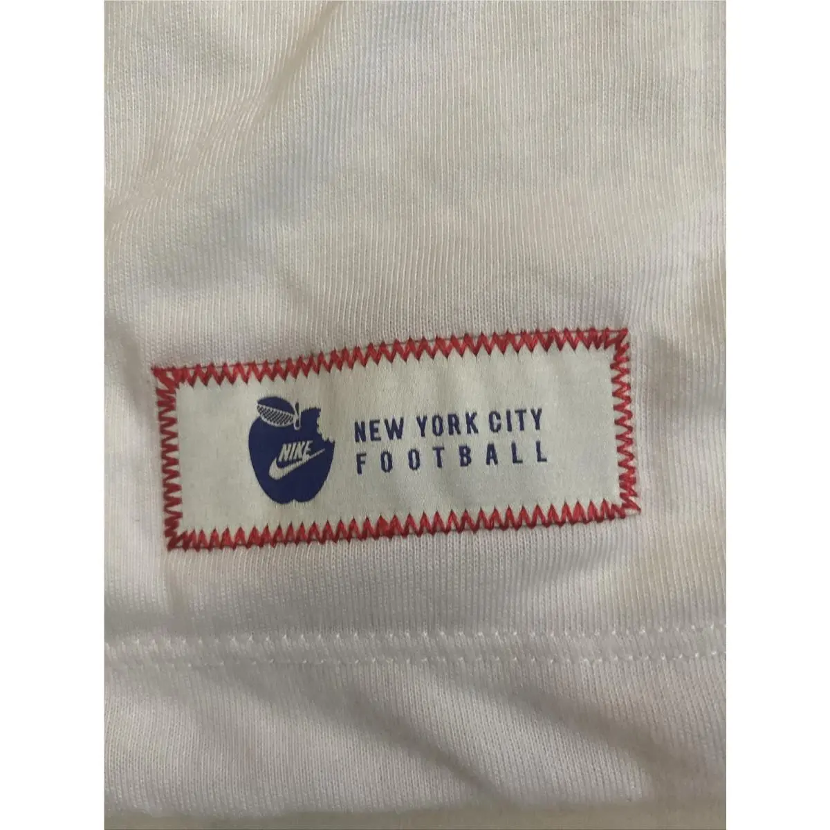 Nike clothing - White (UPC: 0193150498671) 1