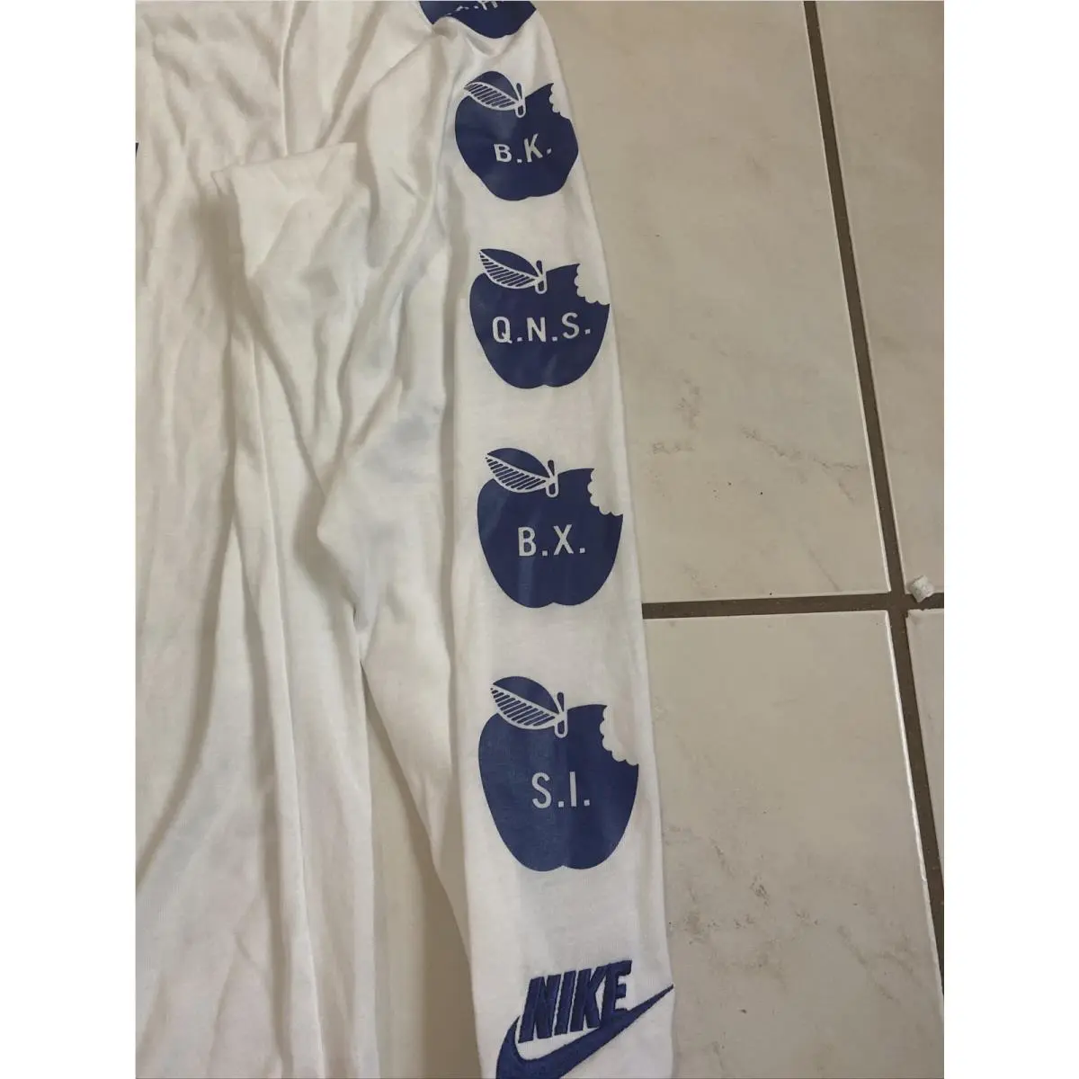 Nike clothing - White (UPC: 0193150498671) 2