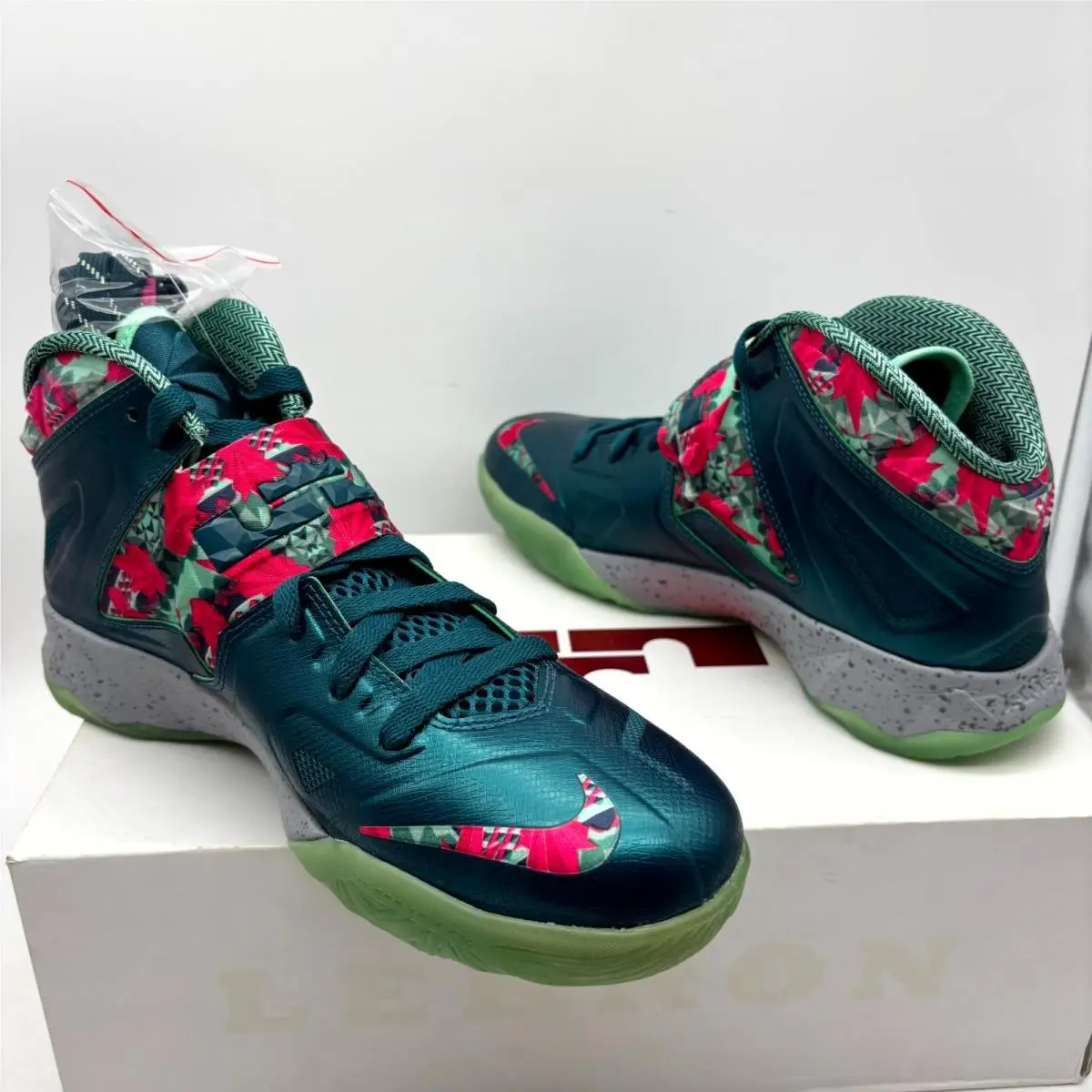 Nike shoes - Nike LeBron Zoom Soldier 7 - 599264-300 - Green (UPC: 884500030206) 5