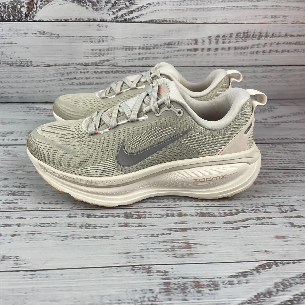 Nike shoes - Nike Vomero 18 - Vomero - Silver (UPC: 198729810601) 4