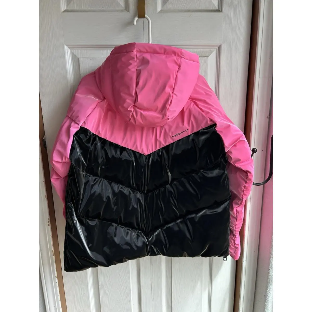 Nike clothing - Pink (UPC: 198482140892) 4