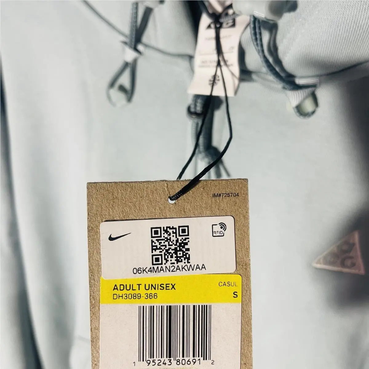 Nike clothing - Ocean Blue (UPC: 195243806929) 3