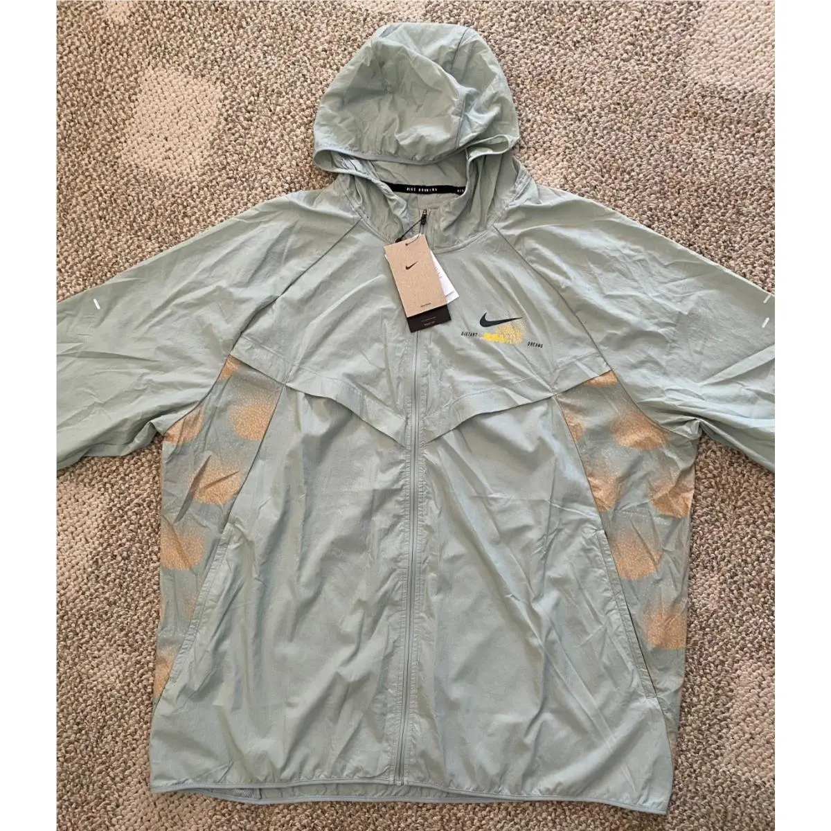 Nike clothing - Green (UPC: 198728732249) 0