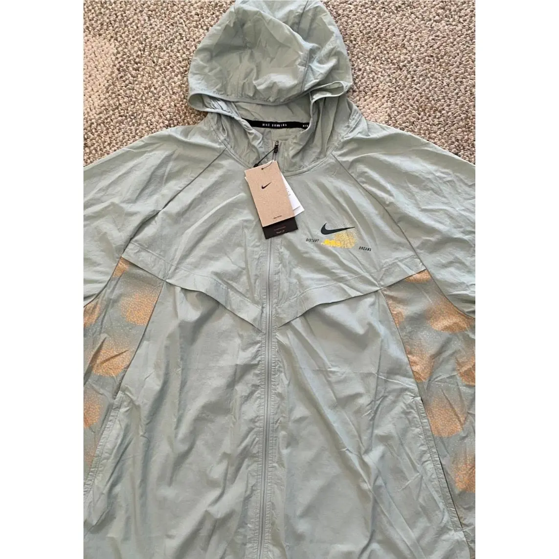 Nike clothing - Green (UPC: 198728732249) 1