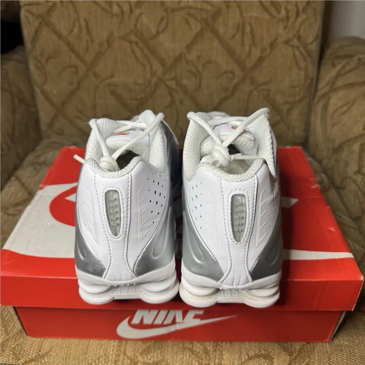 Nike shoes - Nike Shox R4 - Shox - 104265131 - White (UPC: 0192499287304) 3