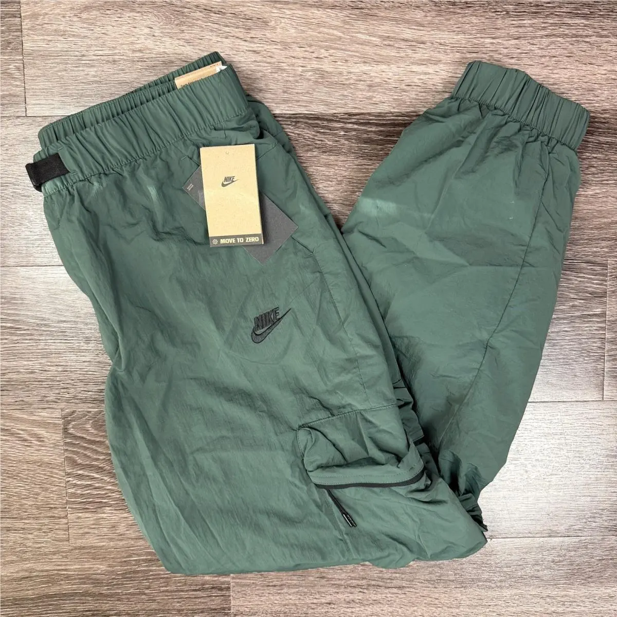 Nike Tech Woven UV Cargo Pants Vintage Green Lined FZ0756-338 Men`s Large L