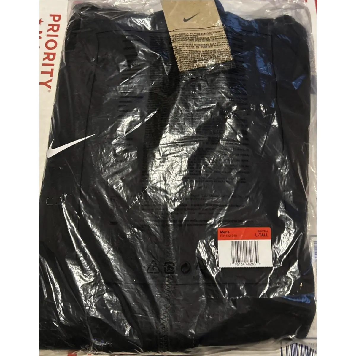 Nike clothing - Black (UPC: 0196154482639) 1