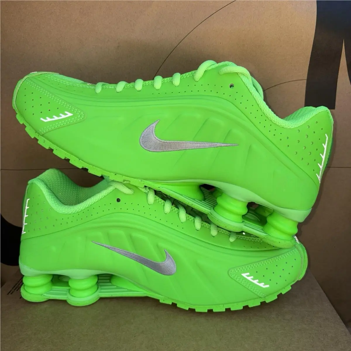Nike shoes - Nike Shox R4 - Shox - HV0839-398 - Green 1