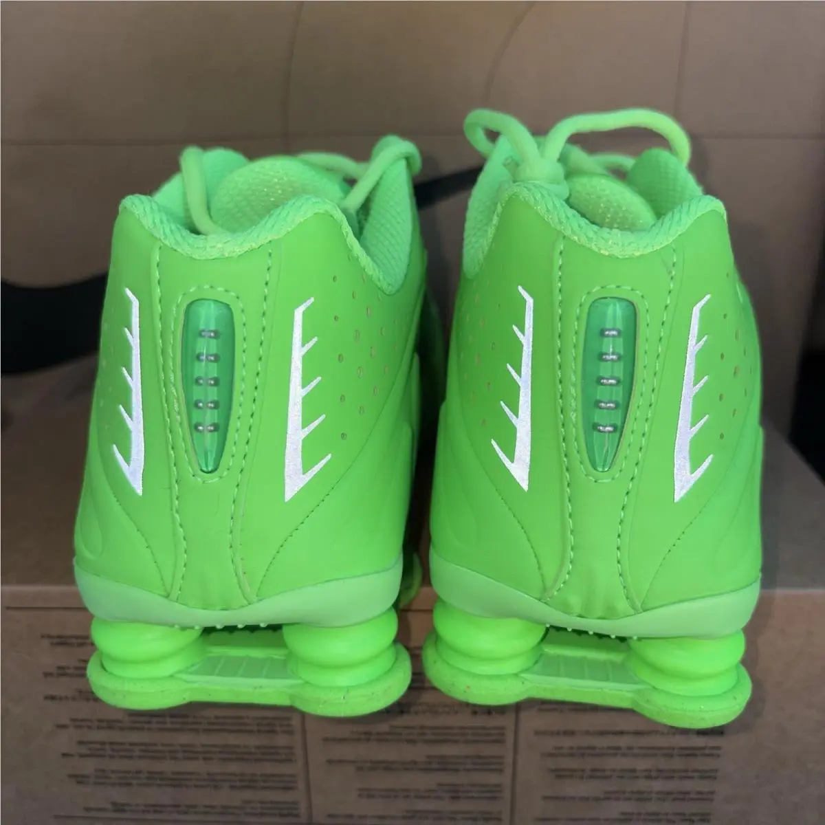 Nike shoes - Nike Shox R4 - Shox - HV0839-398 - Green 3