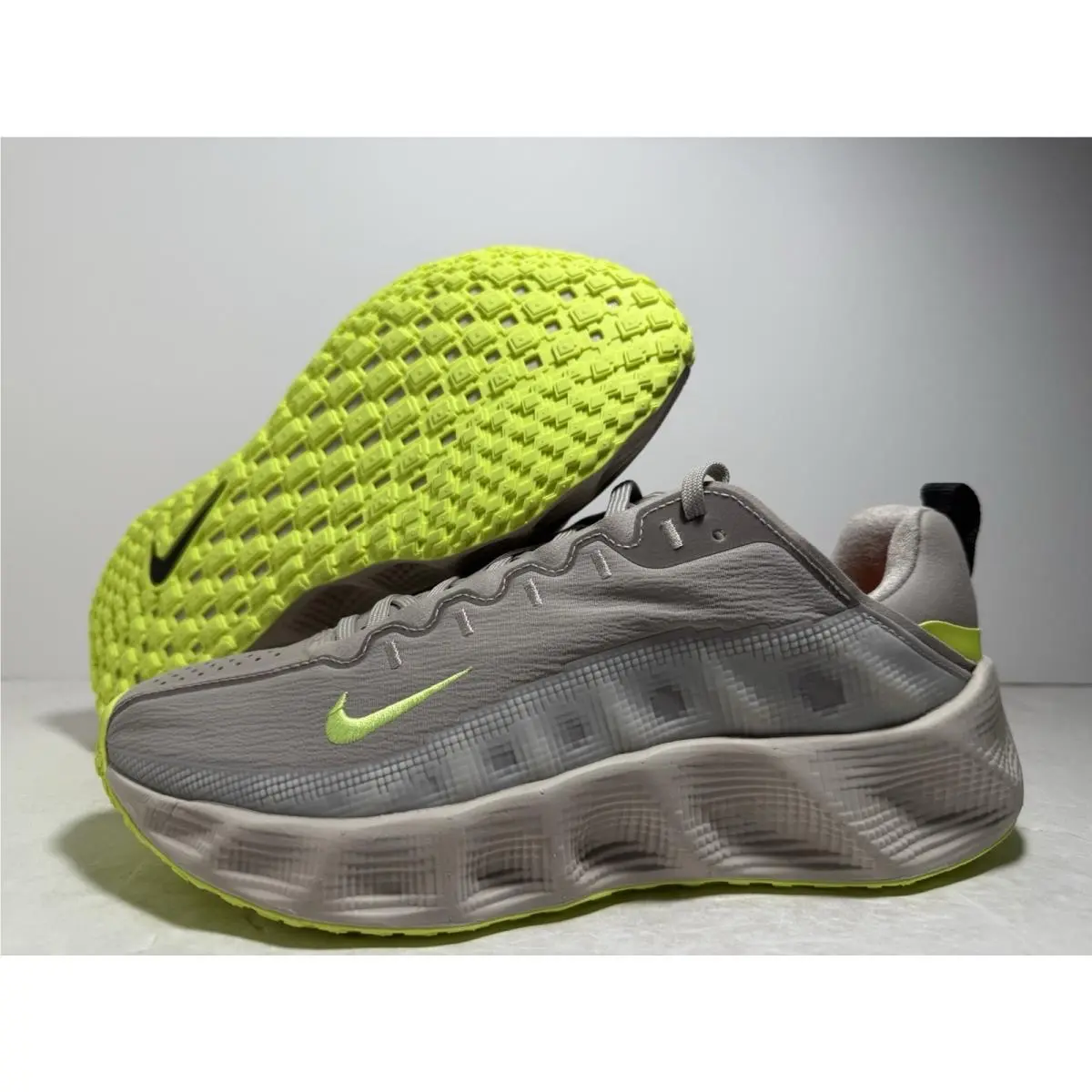 Ava Rover Moon Particle Black Volt Ice DX4215-207 Men`s Size 7 US by Nike