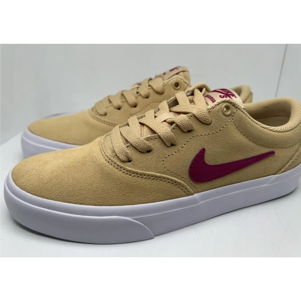 Size 7.5 -  SB Charge Suede Sesame Cactus Flower DS by Nike
