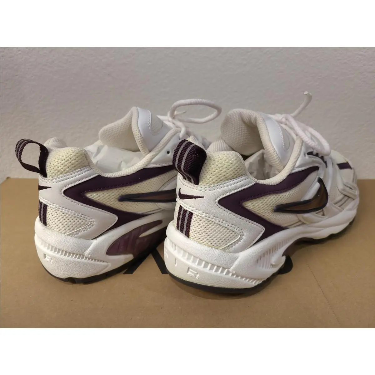 Nike shoes - NIKE Air Alate - Air Alate - 103046-151 - White (UPC: 091202886622) 4