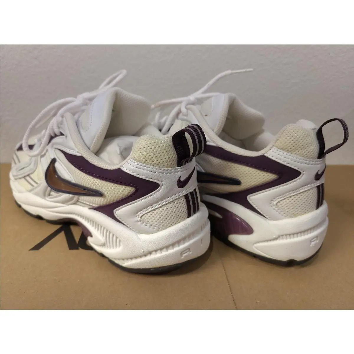 Nike shoes - NIKE Air Alate - Air Alate - 103046-151 - White (UPC: 091202886622) 6