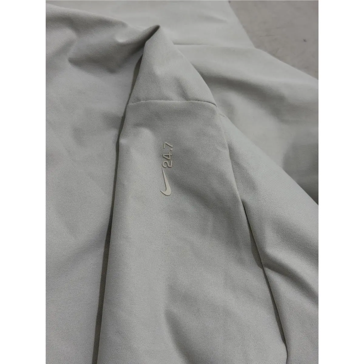 Nike clothing - Nike 24.7 - IF2115 - Gray 9