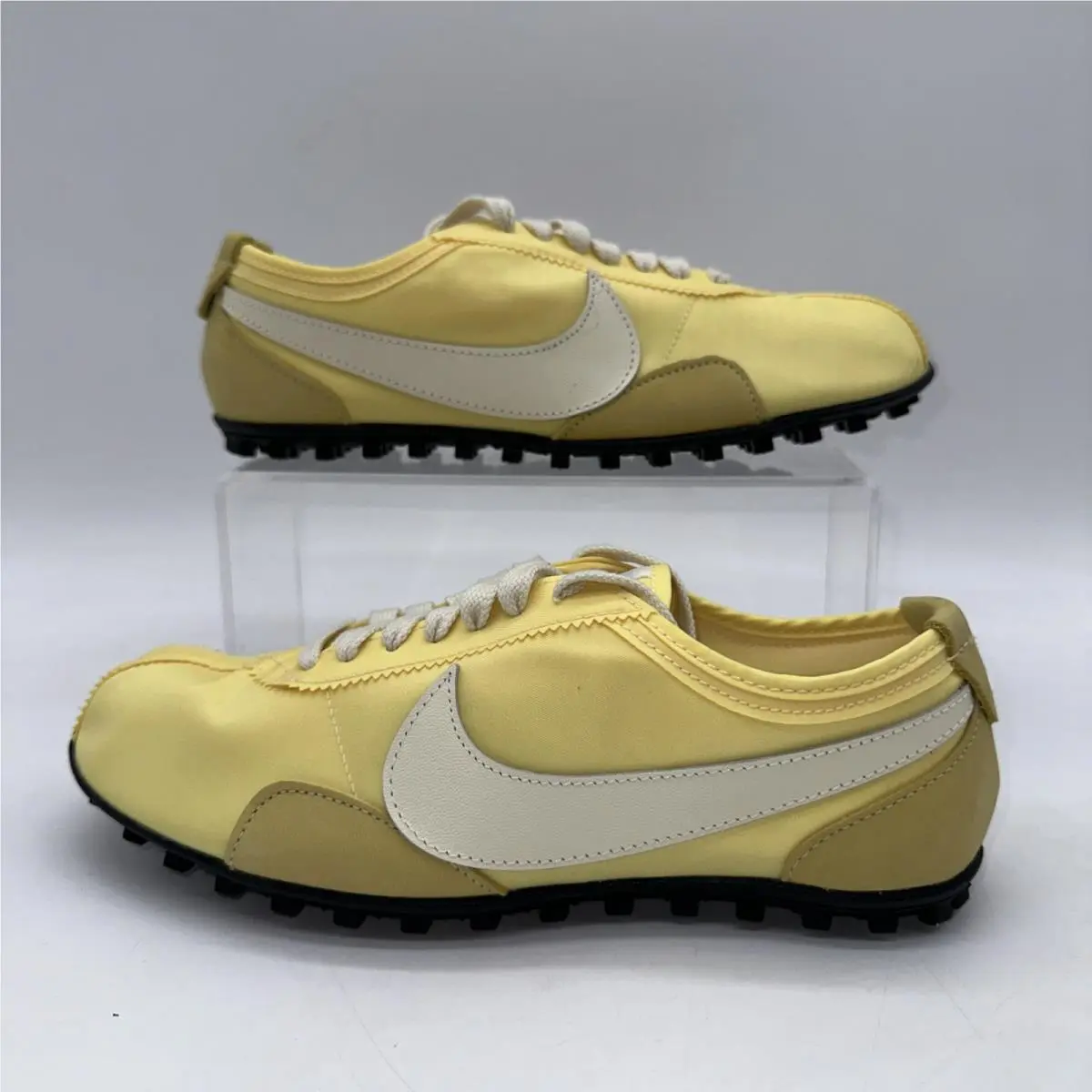 Nike Women`s Size 8.5 Moon Shoe OG IW0955 700 Yellow/black Running Sneaker