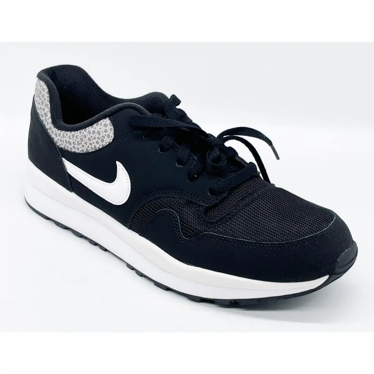 Air Safari Sneakers Size 11 Mens Black White 371740 009 by Nike