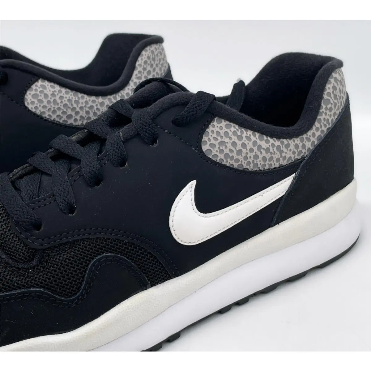 Nike shoes - Air Safari - Air Safari - 371740-009 - Black White 1