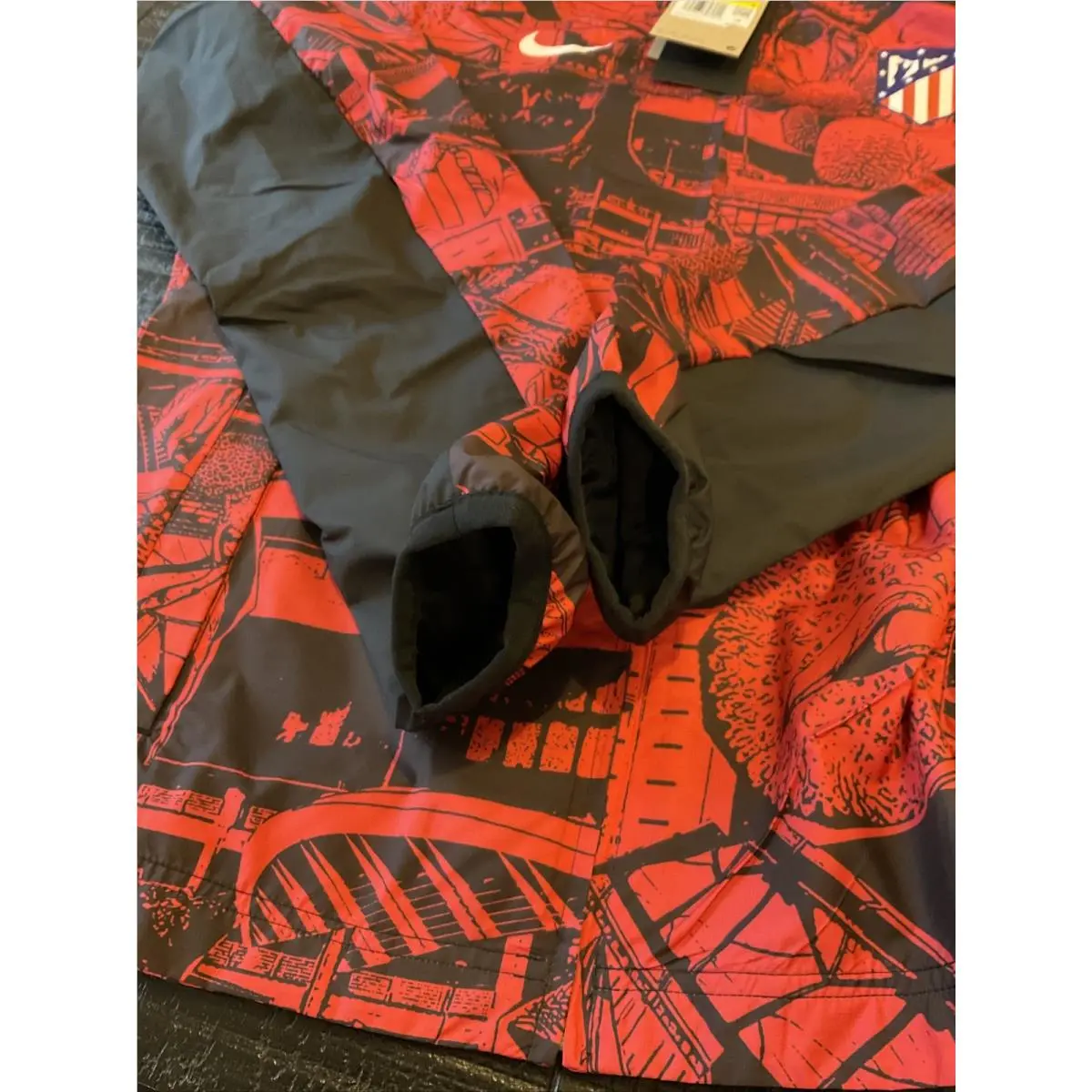 Nike clothing - Red (UPC: 0195867307055) 8