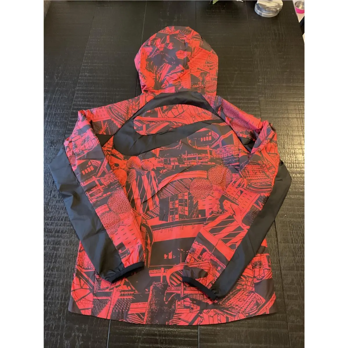 Nike clothing - Red (UPC: 0195867307055) 9