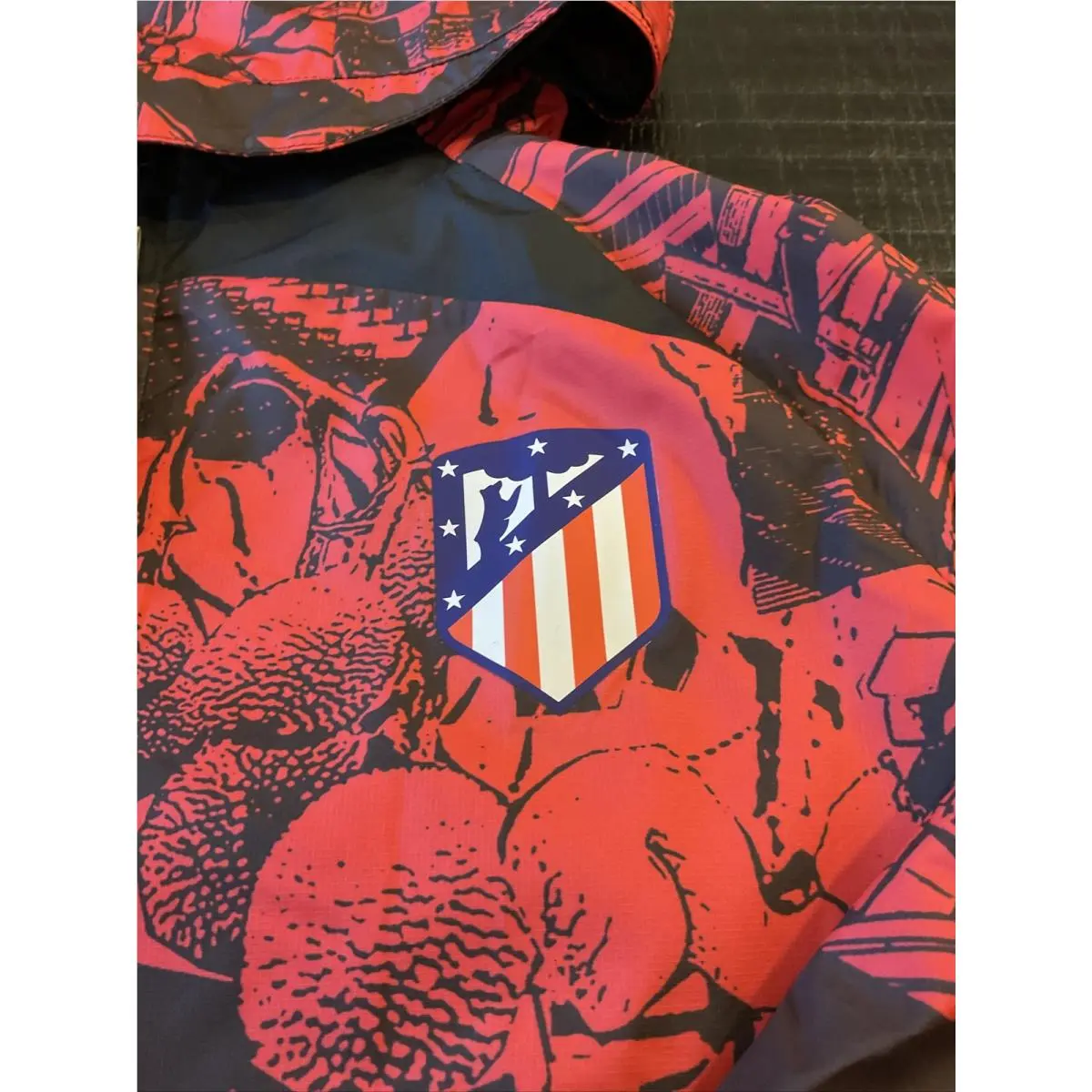 Nike clothing - Red (UPC: 0195867307055) 1