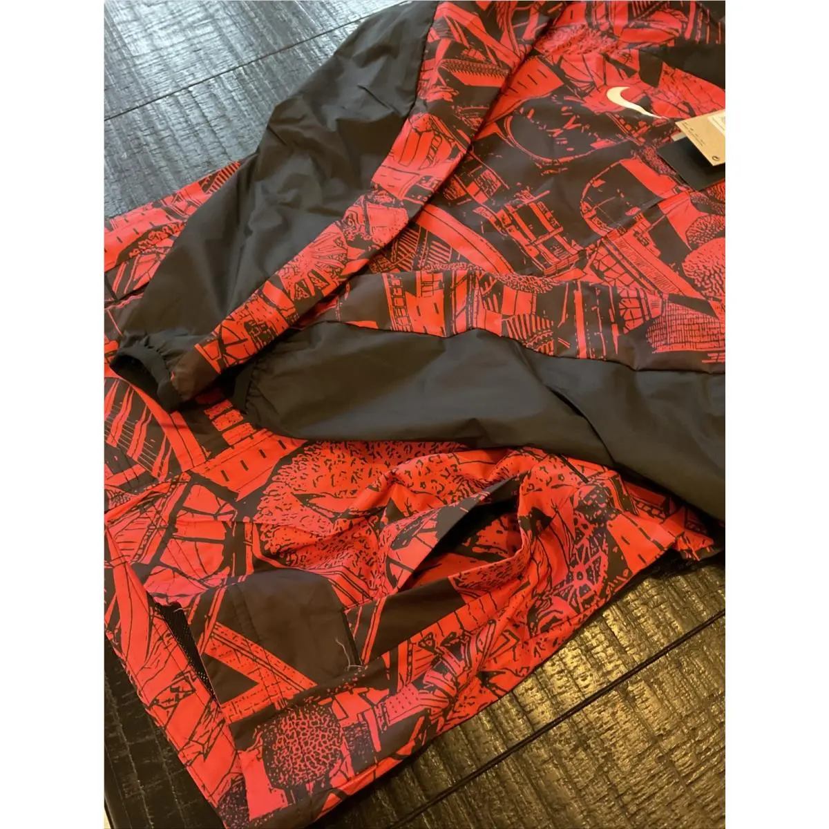 Nike clothing - Red (UPC: 0195867307055) 6