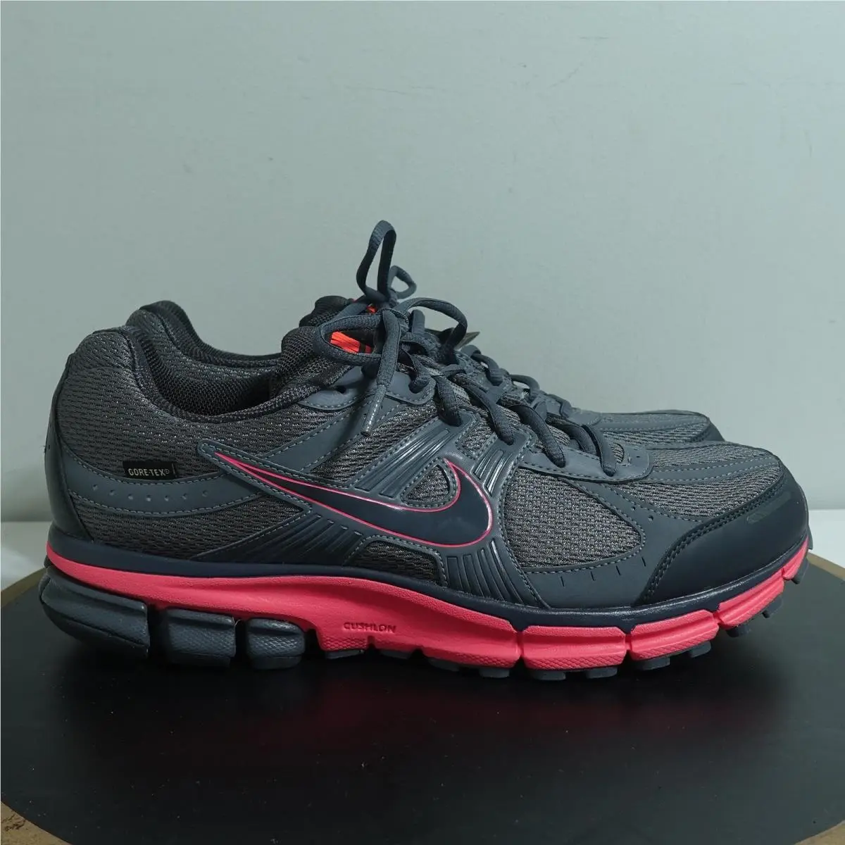 Nike Air Pegasus 27 Gtx Women US 12 Trail Running Shoes Waterproof Gray Red