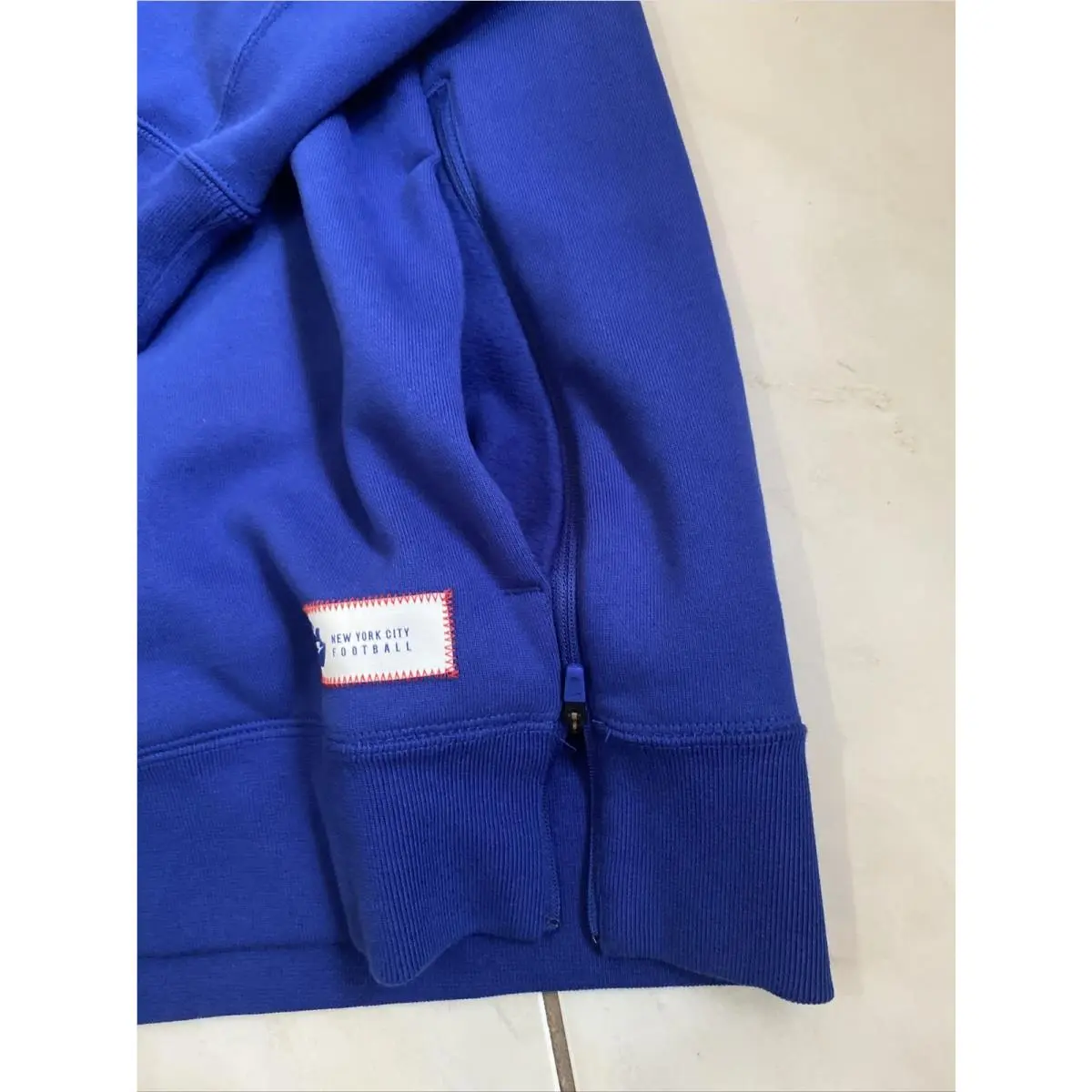 Nike clothing - Blue (UPC: 0192502811618) 4