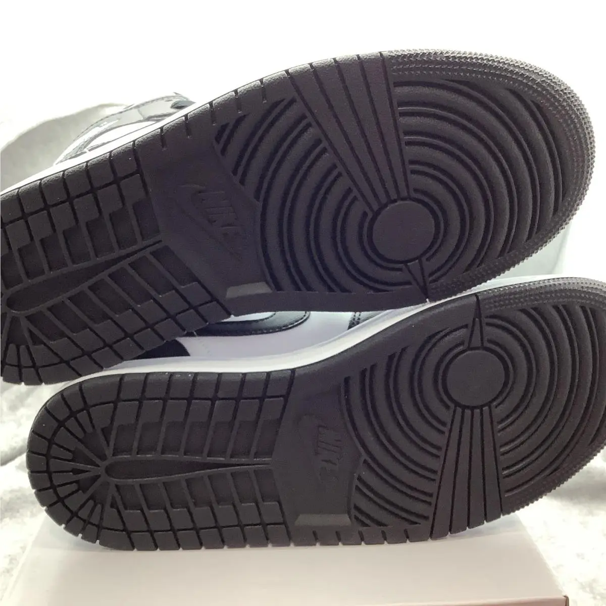 Nike shoes - Multicolor (UPC: 0196608052029) 2