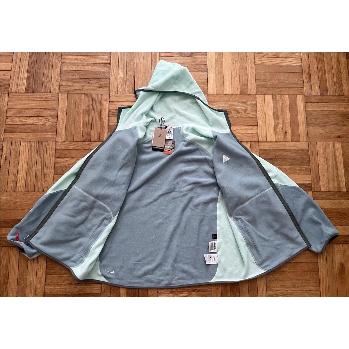 Nike clothing - Nike ACG Wolf Tree - ACG Wolf Tree - Green 3