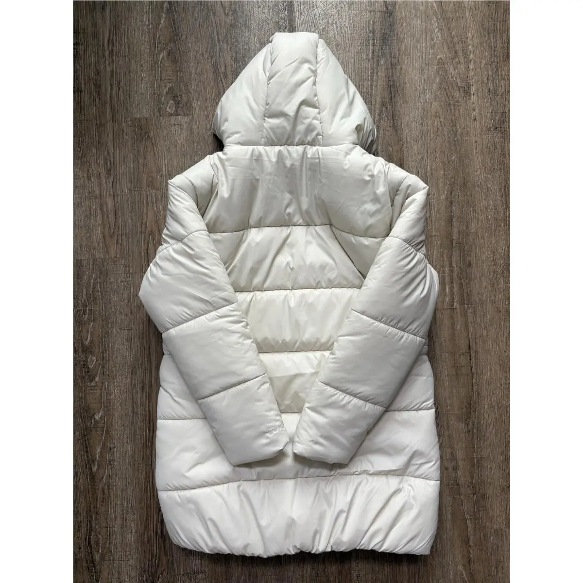 Nike clothing - Ivory (UPC: 0198482128302) 0