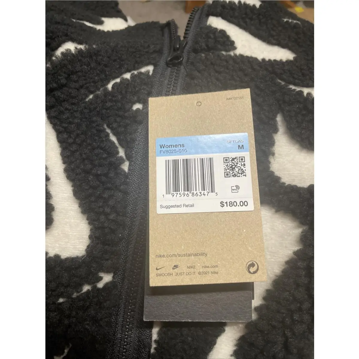 Nike clothing - Black (UPC: 0197596863475) 2